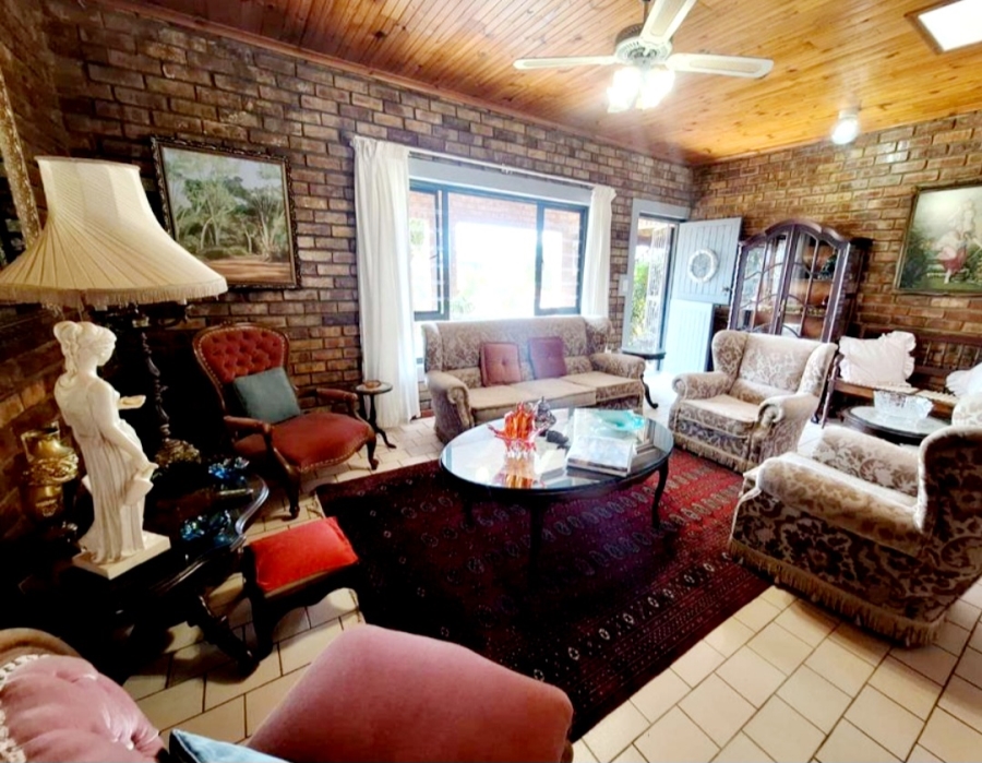 4 Bedroom Property for Sale in Boggomsbaai Western Cape